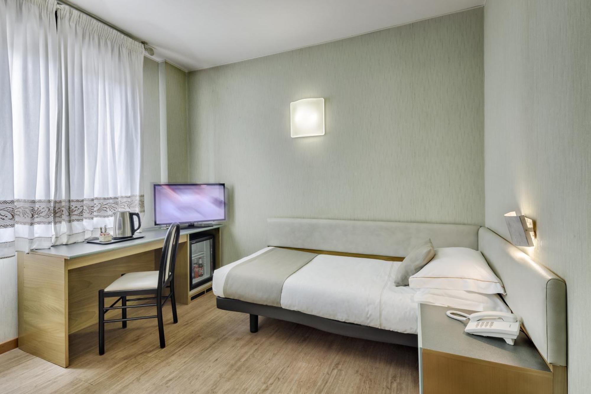 Best Western Hotel Residence Italia Quartu SantʼElena Exterior foto