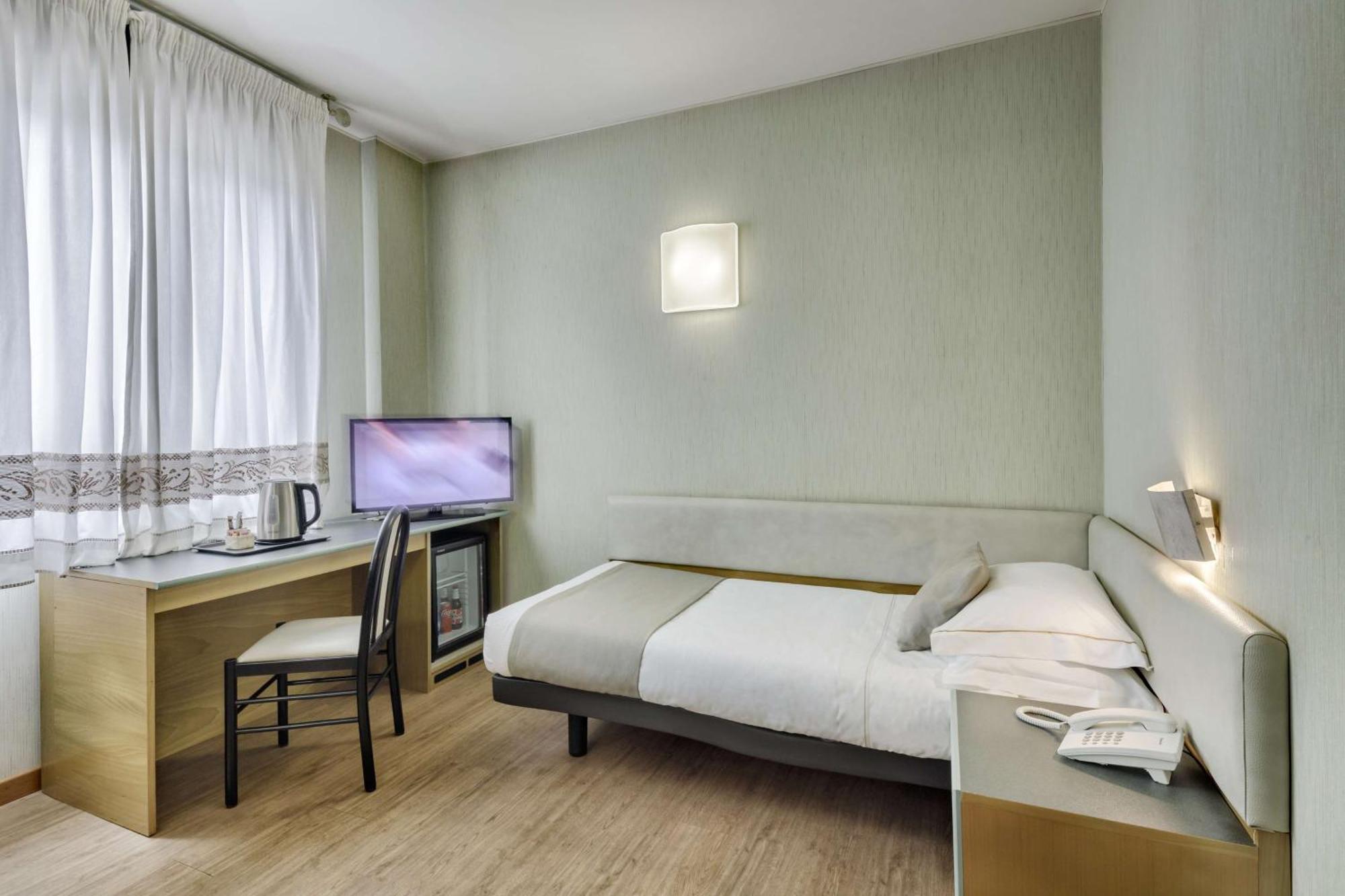Best Western Hotel Residence Italia Quartu SantʼElena Exterior foto
