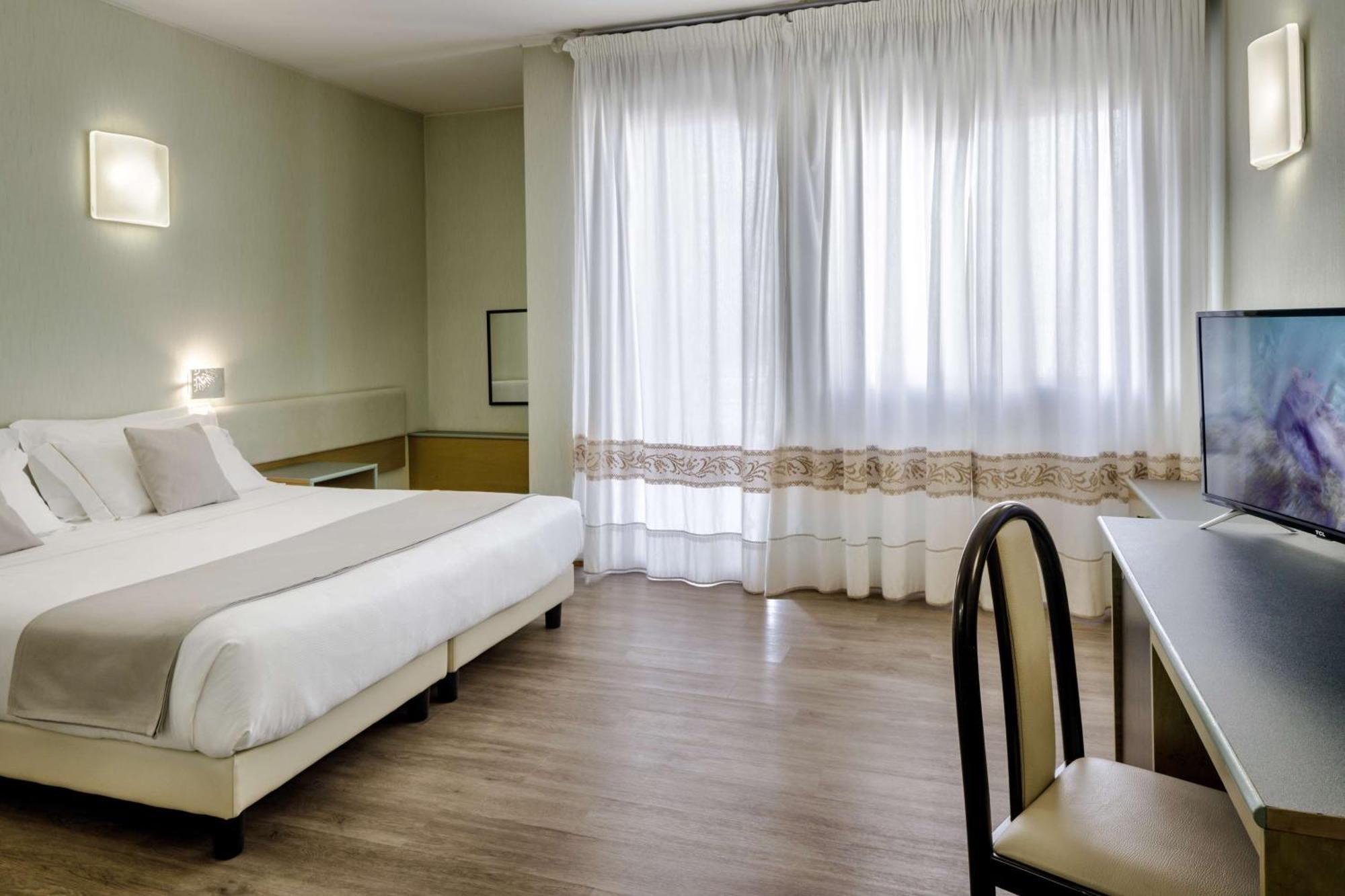Best Western Hotel Residence Italia Quartu SantʼElena Exterior foto